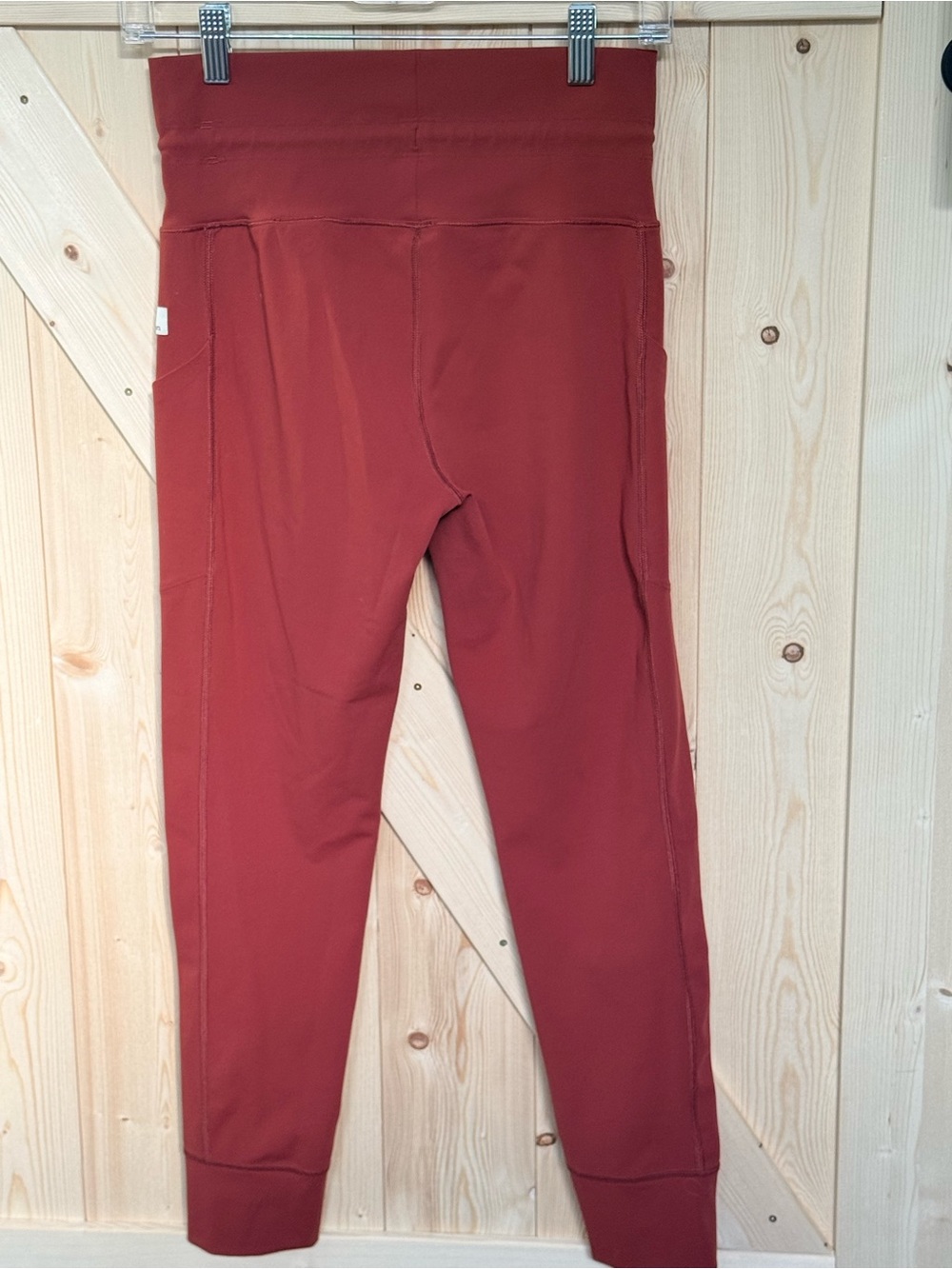 Vuori Women’s Rust Active Leggings - Picture 3 of 9
